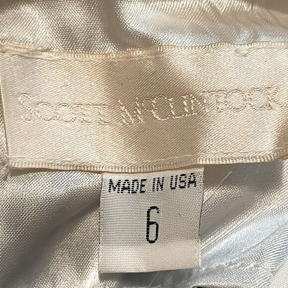 Vintage Scott McClintock (Jessica McClintock) White Satin and Black Velvet Gown. - Picture 13 of 13